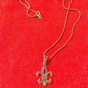 Silver fleur de lis ⚜️ pendent